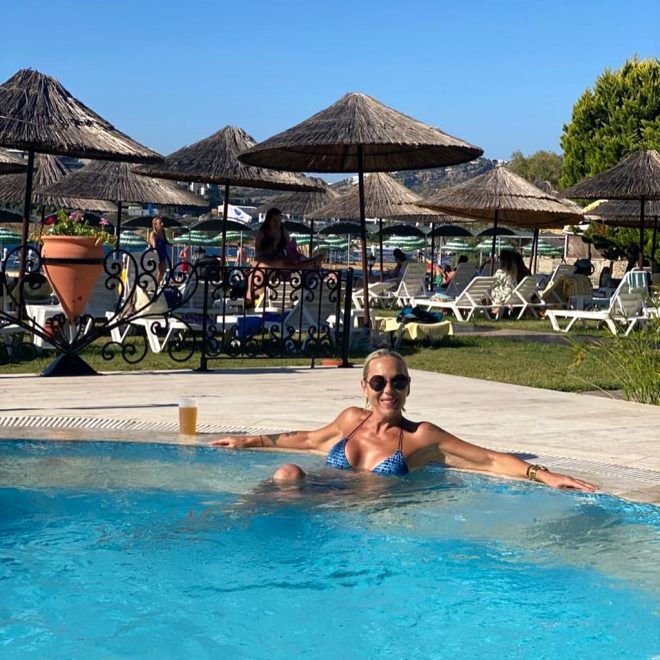 mavi bikini